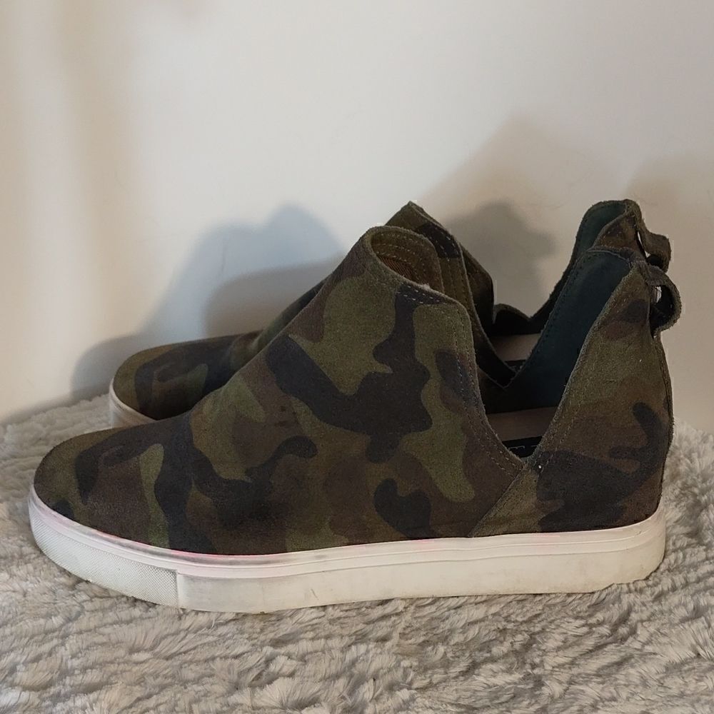 Steven by Steve Madden Camo Woman's Sneakers - Picture 6 of 6